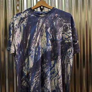 Men's Artistic Blue and White Short Sleeve Tee